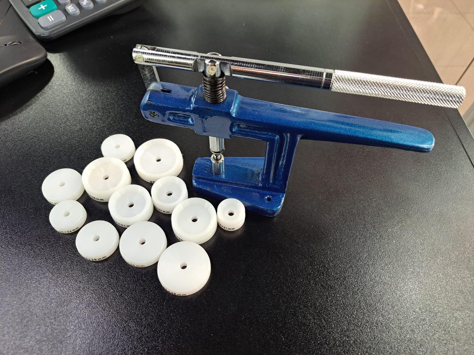 Prensa De Cristal Y Cierre De Reloj-2