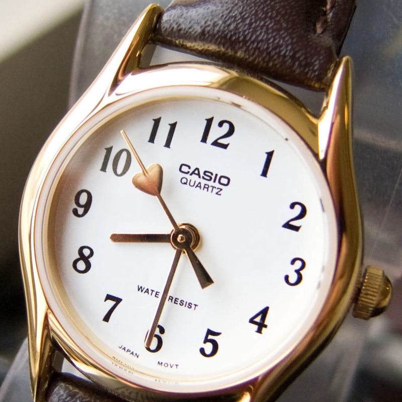 Reloj Casio Análogo Mujer LTP-1094Q-7B5-2