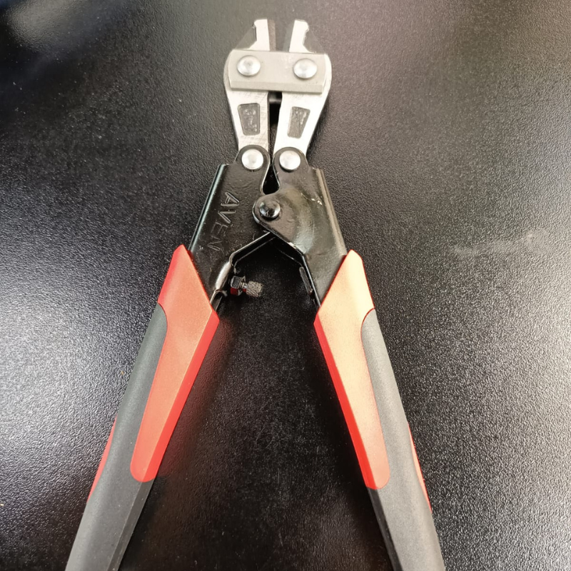 Alicate Cortador De Bebederos De 8"-5