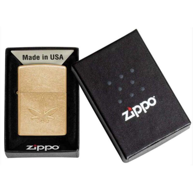 ENCENDEDOR Zippo Stamped Leaf Design Cannabis   ZP49569-3