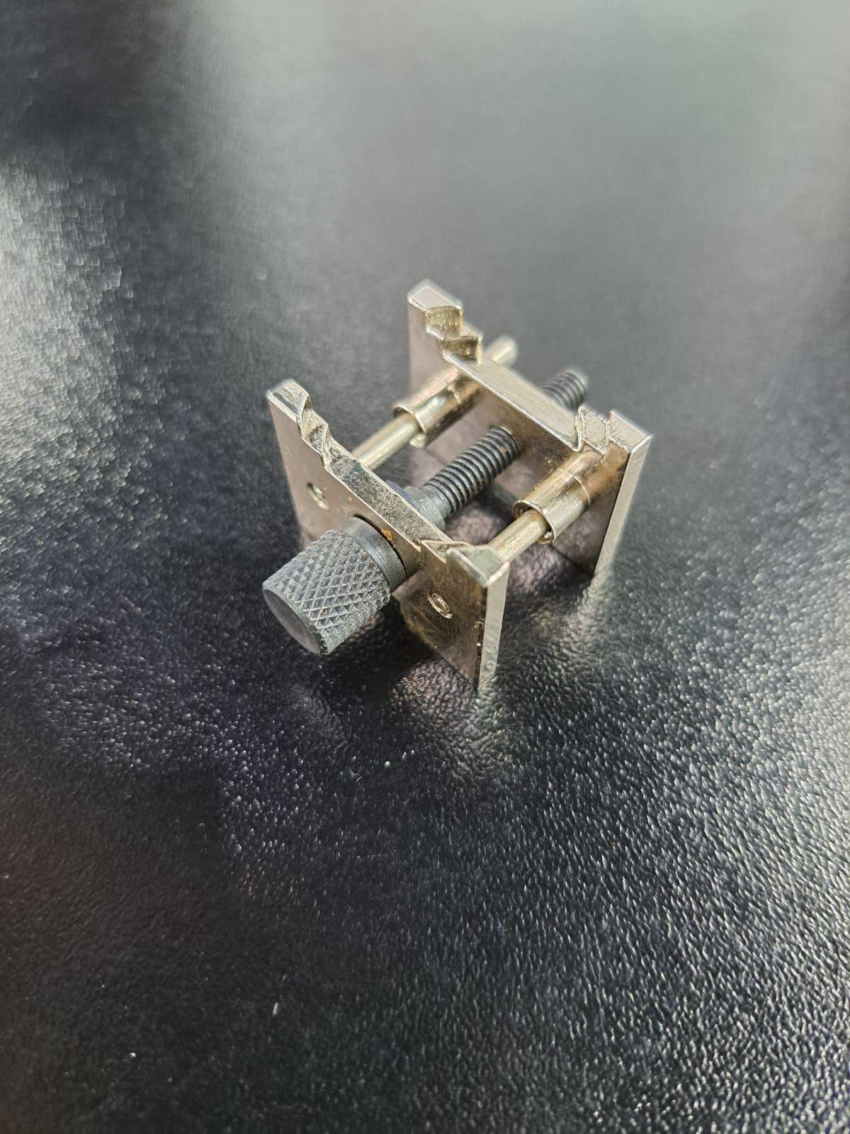 Soporte Movimiento De Reloj Pequeño-2