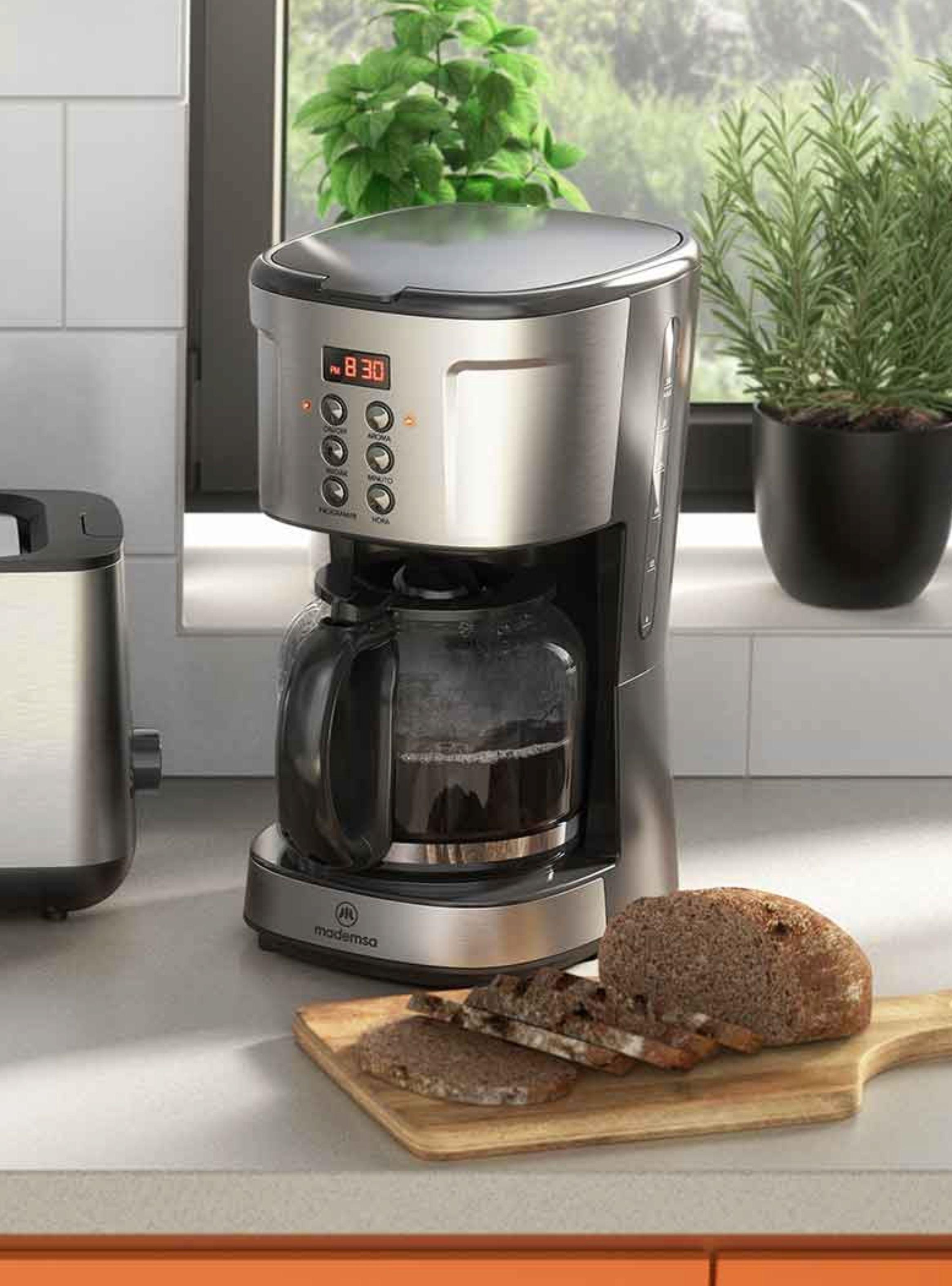 Cafetera Eléctrica Mademsa 1,5L Proglamable 900W MCM30-4