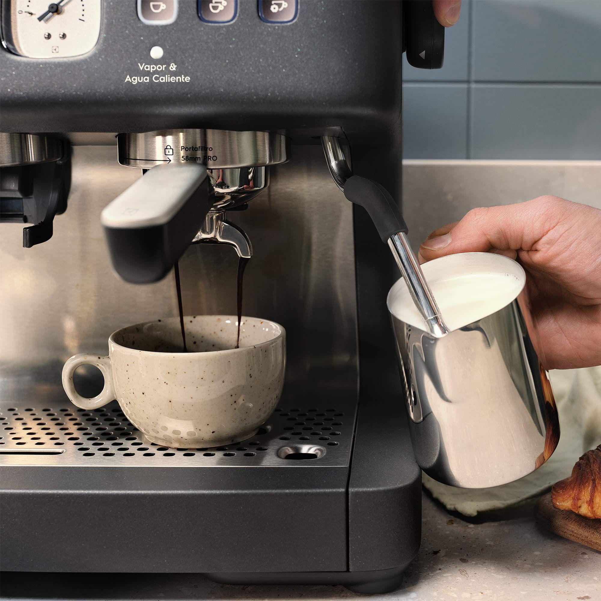 Cafetera Espresso Barista 3L Molinillo 2200W ECM90-6