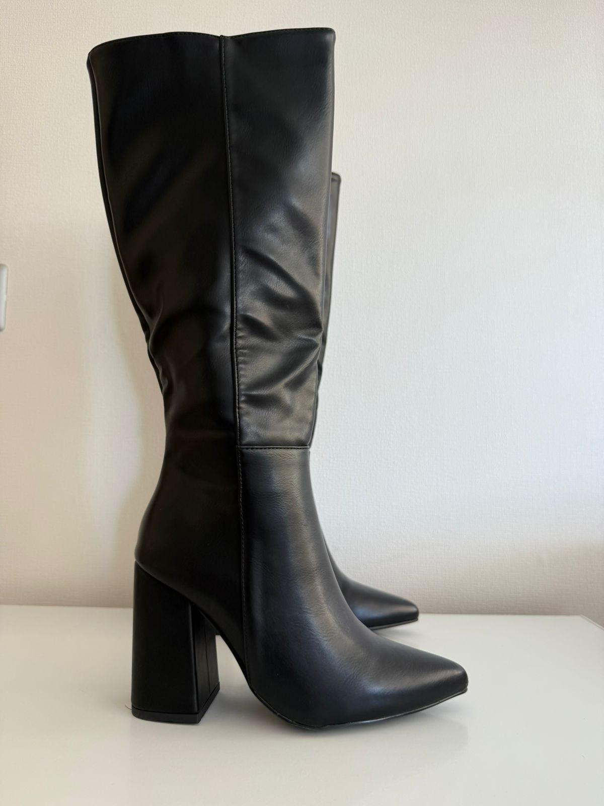 Bota alta negra con tac n ancho-0