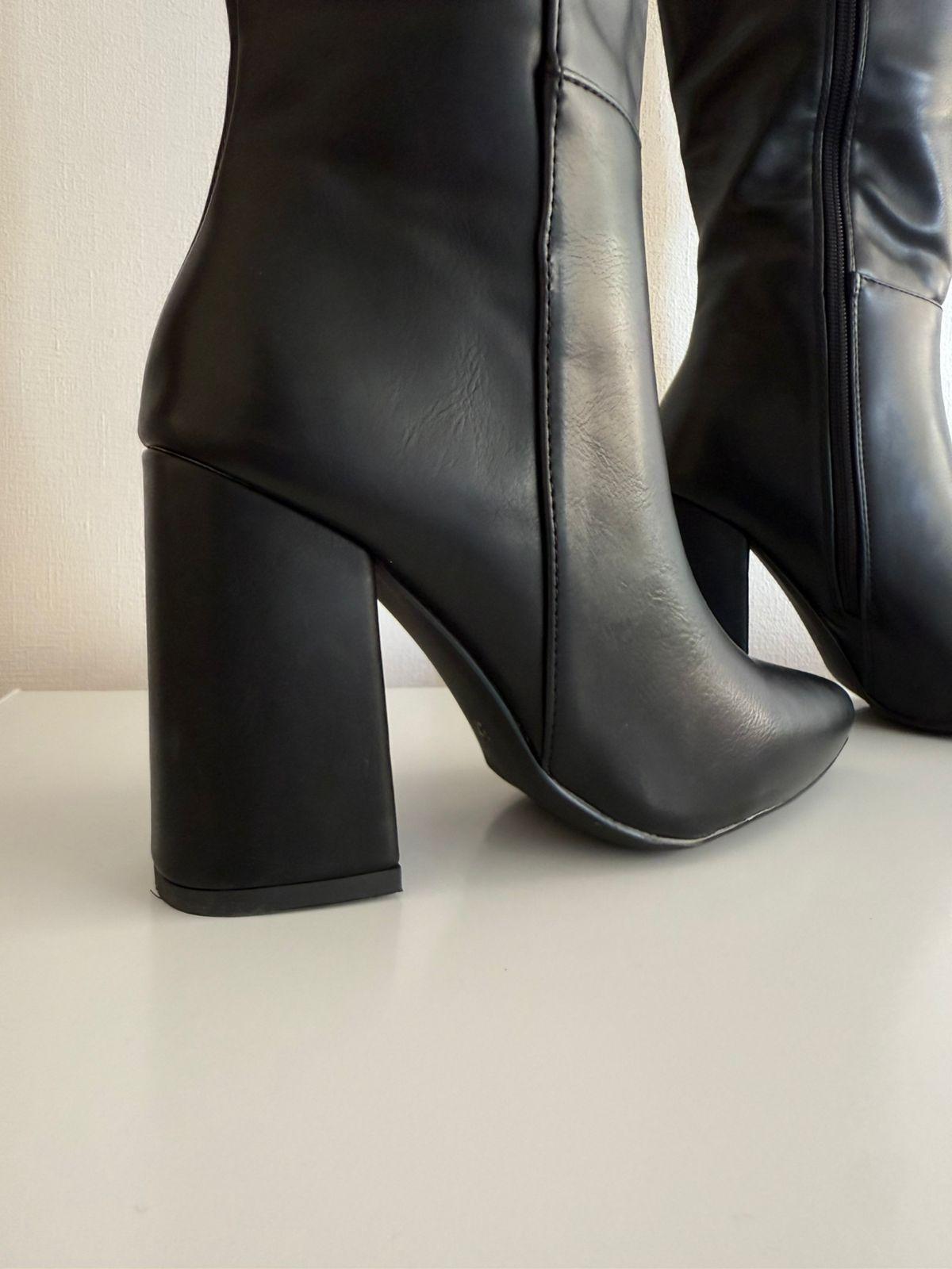 Bota alta negra con tac n ancho-2