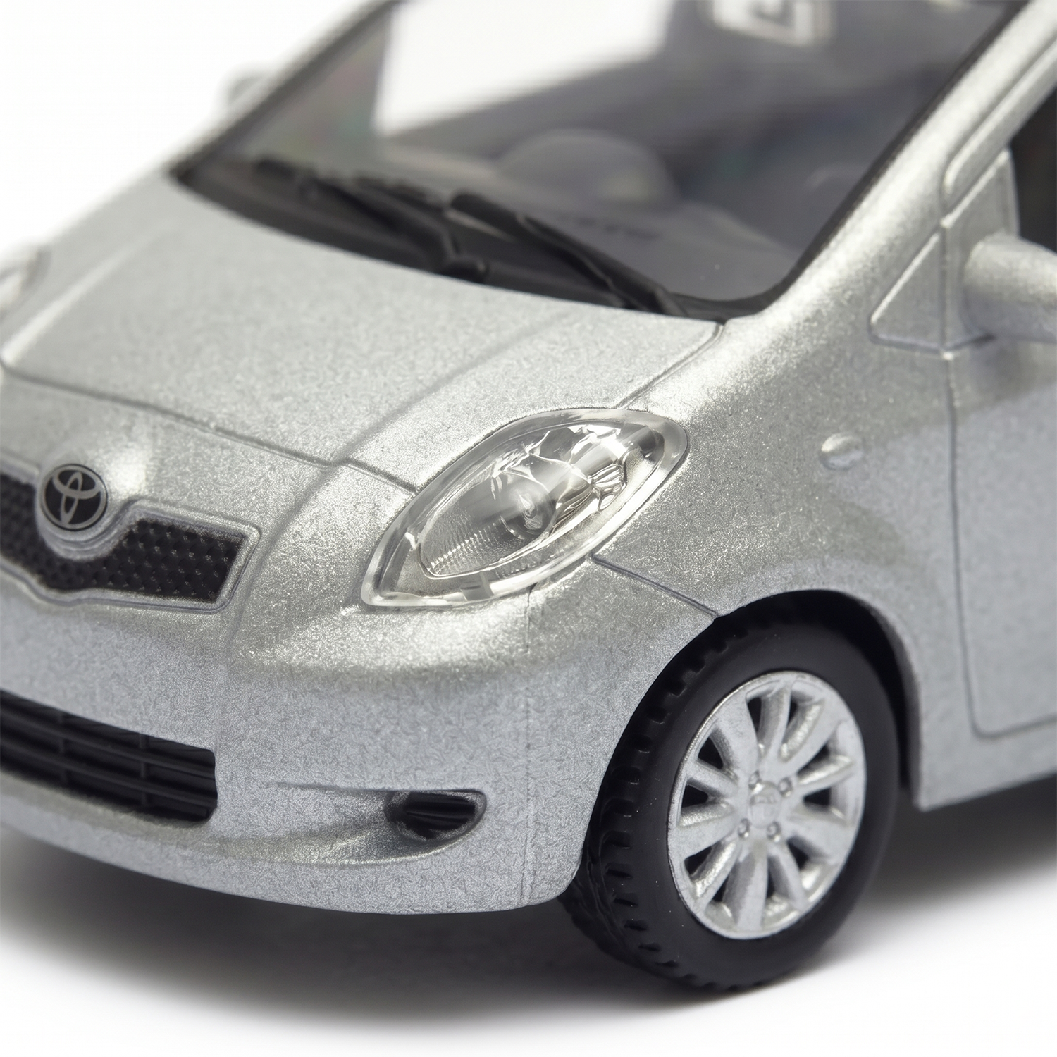 Auto Toyota Yaris S Escala 1:43 - Welly-4