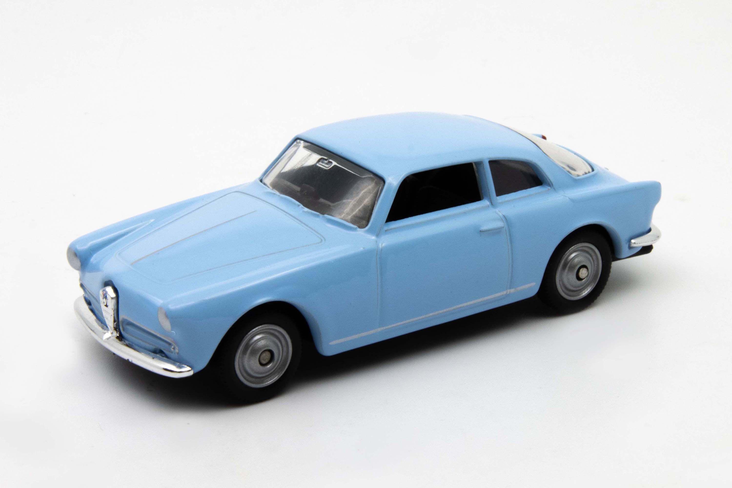 Auto Alfa Romeo Giulietta 1954 - Welly Escala 1:60-3