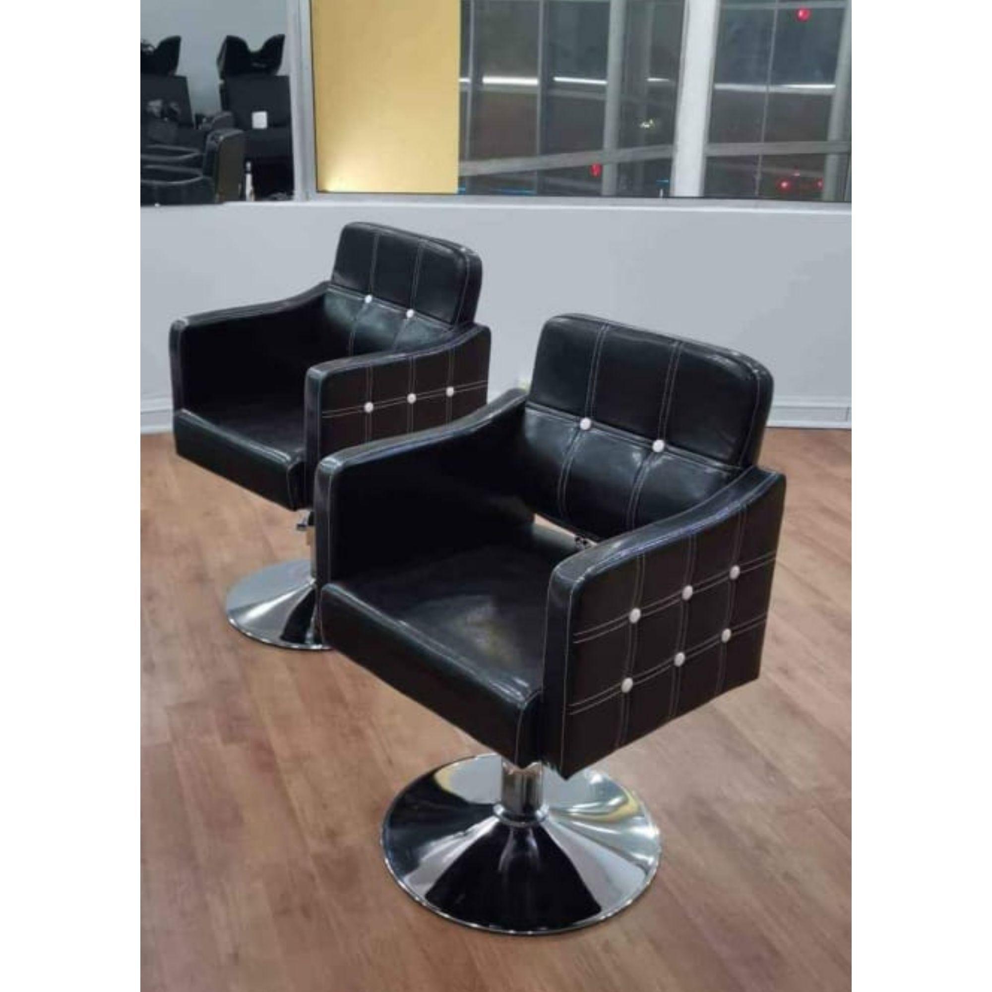 Silla de peluquería Hidráulica negra Agata -1