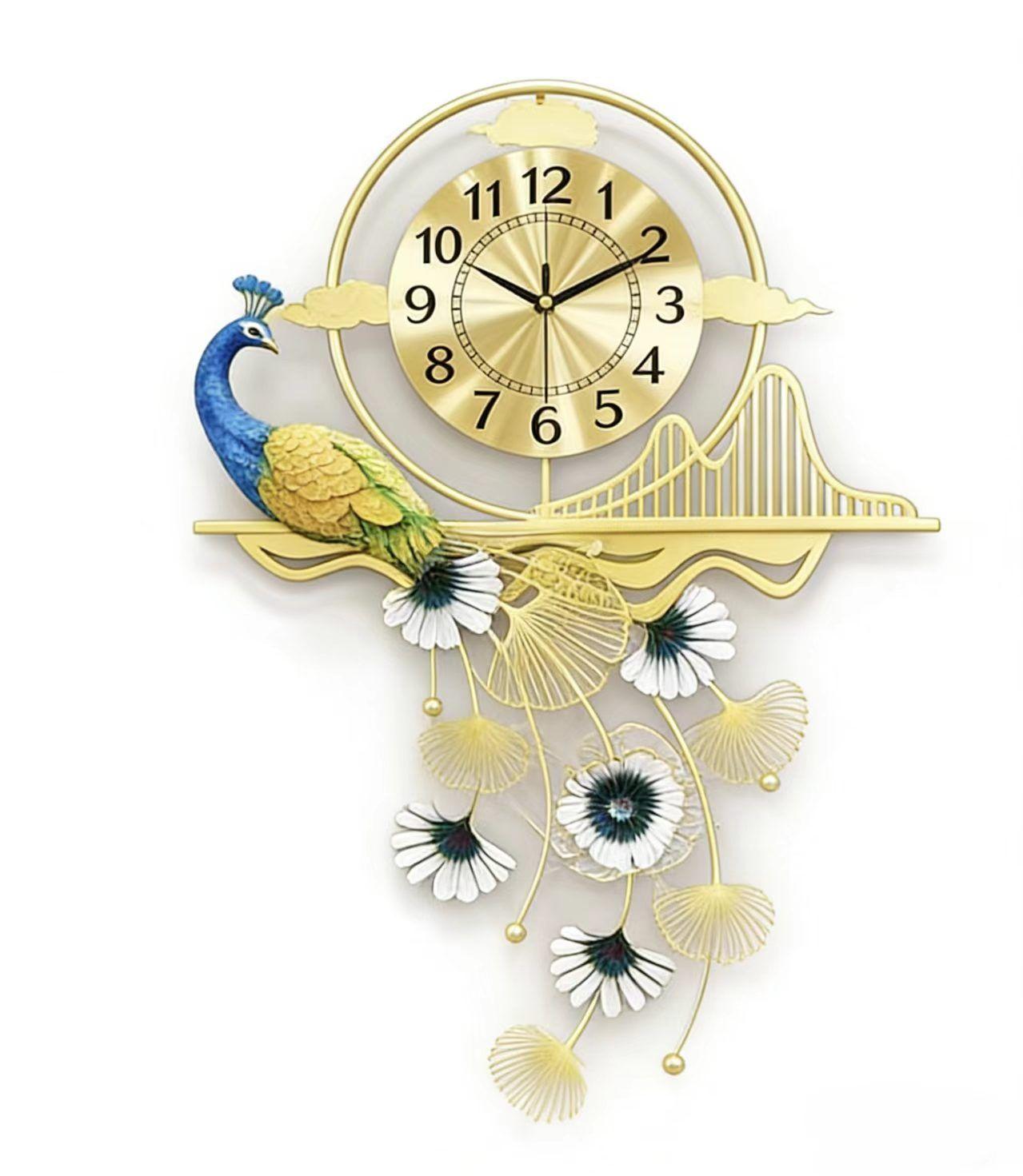 Reloj de pared forma de pavo real para la recepcion de un apartamento grande-0