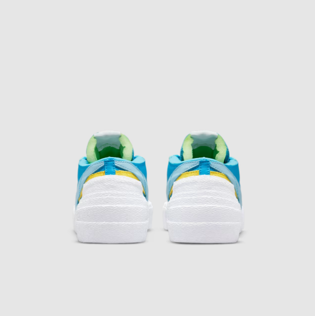 Zapatillas Nike Blazer Low x Sacai x Kaws Celeste-5