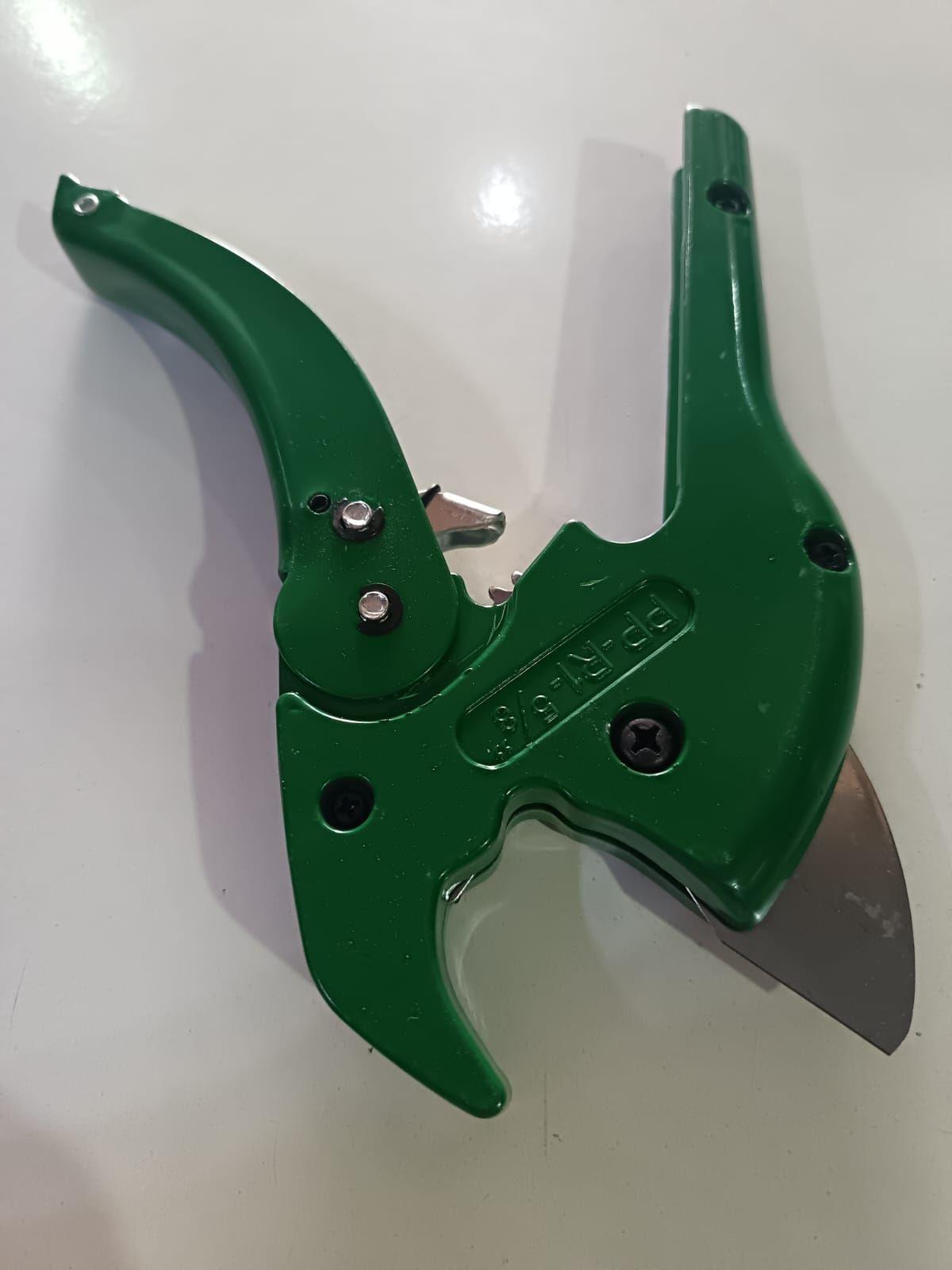 TIJERA PARA CORTAR TUBOS PVC-3