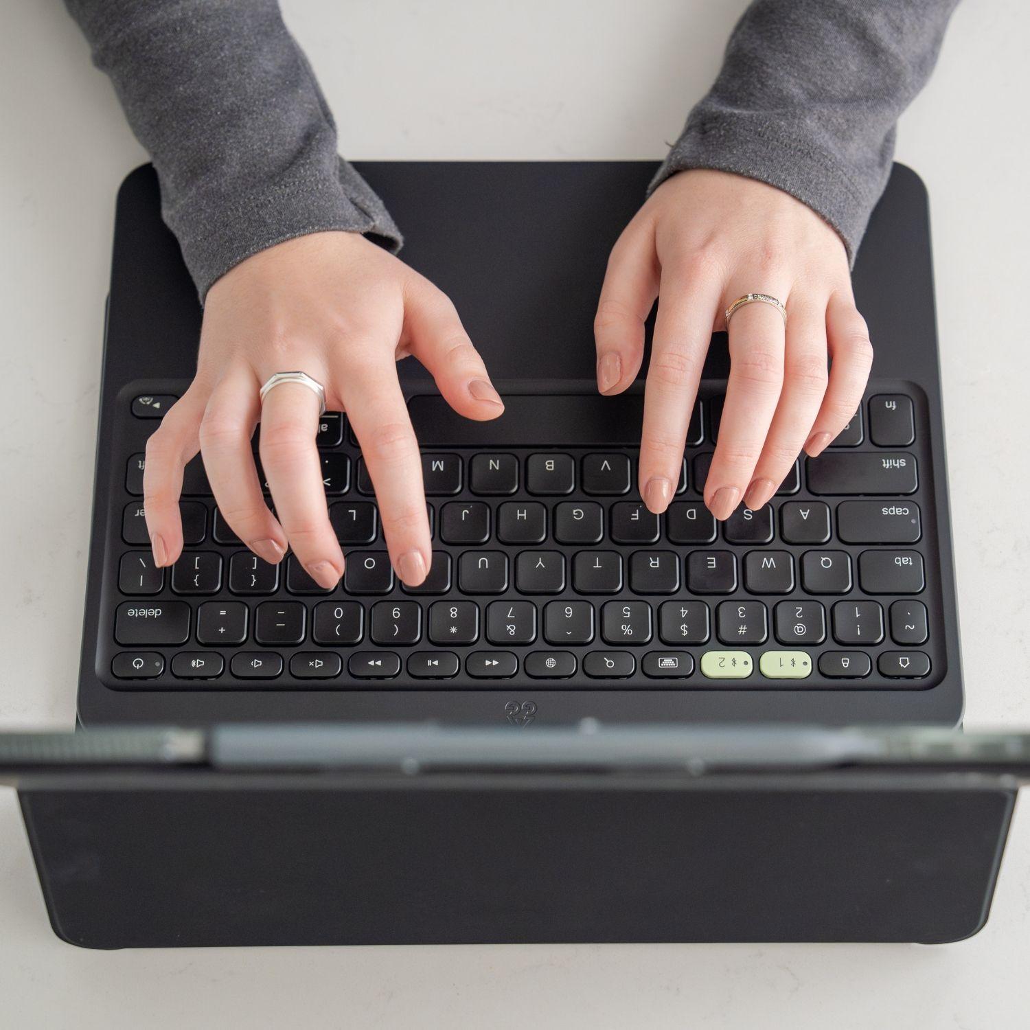 Teclado con Funda Pro Keys 2 para iPad Air 13 (M2, M3) ES-9