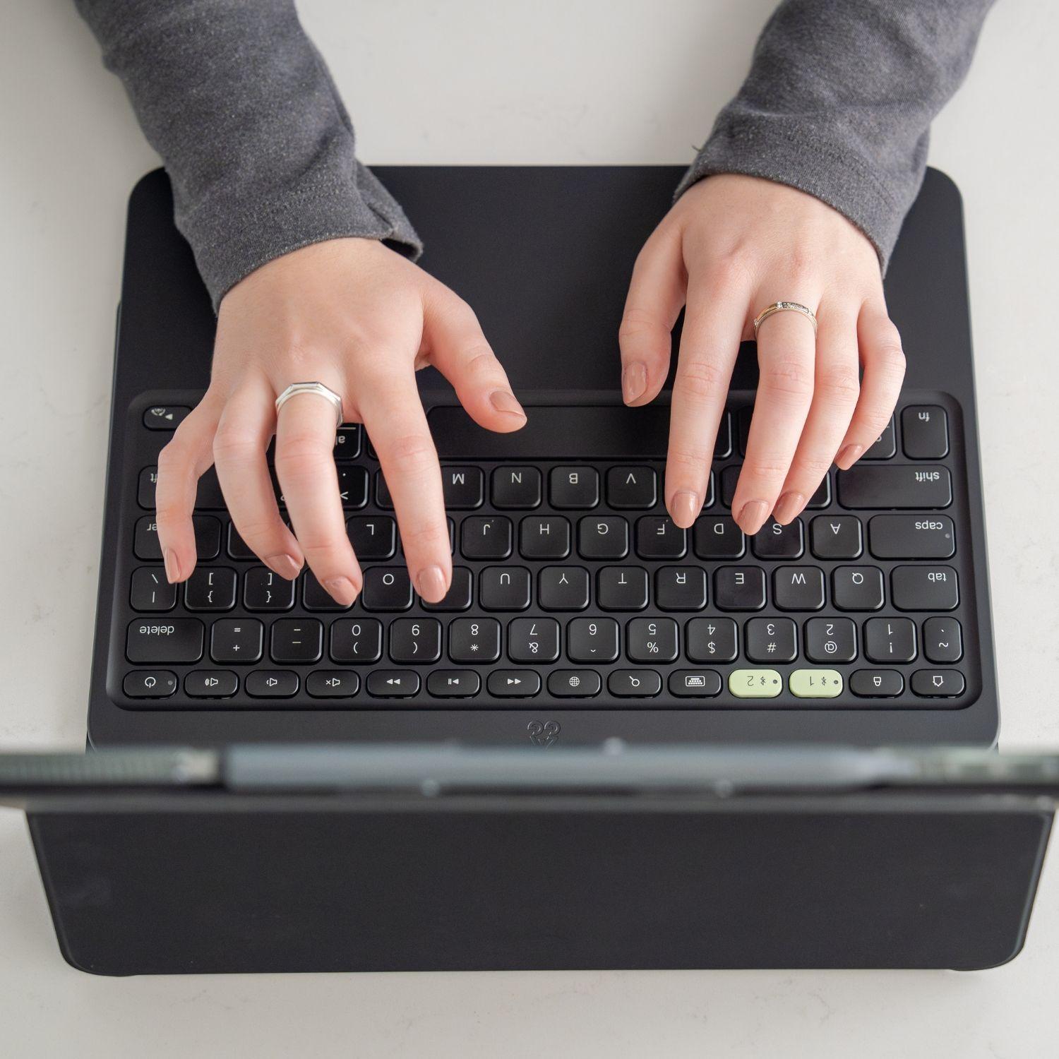 Funda con teclado Pro Keys 2 para iPad Air 13" M2 Zagg-8