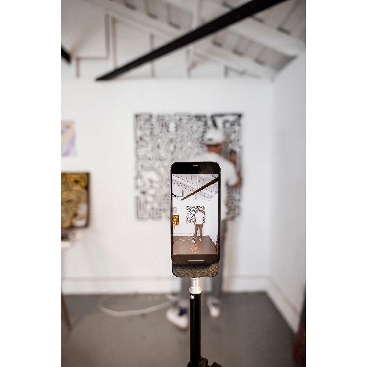 Batería portátil de 10.000 mAh con soporte magnético Mophie-5