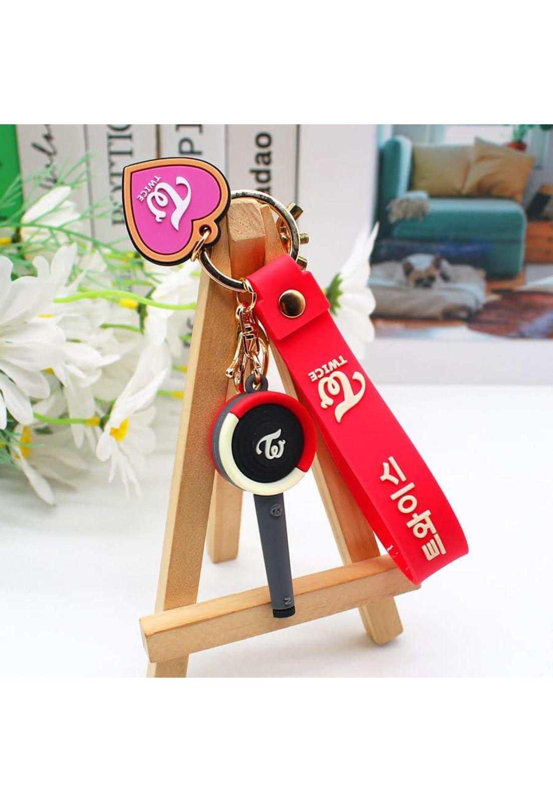 Llavero silicona Kpop Diseño Twice Rosado-2