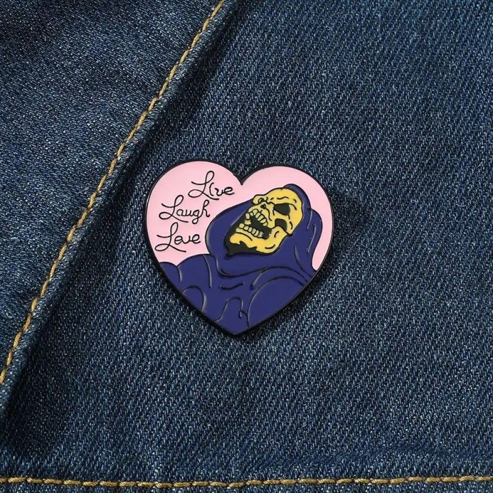 Pin Broche Divertido Skeletor Corazón  Vive, Ríe, Ama-3
