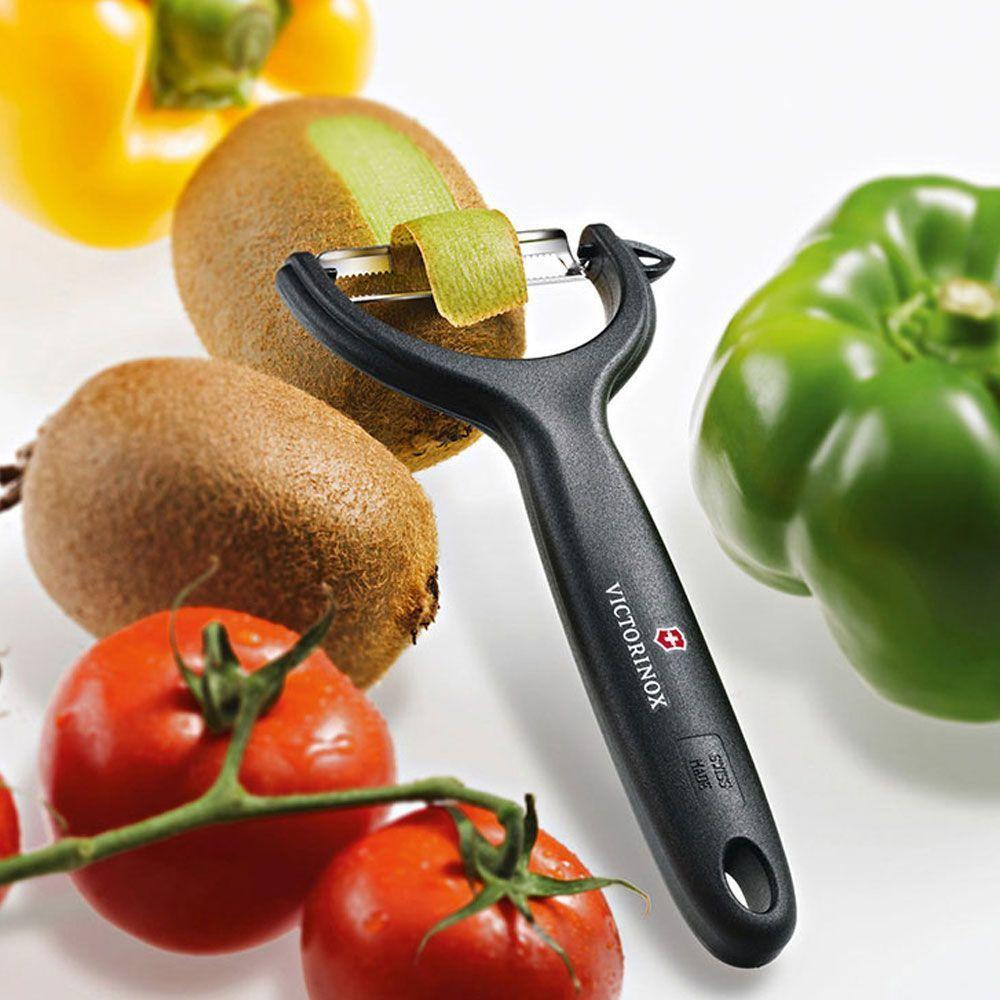 Pelador para tomate y kiwi color Negro Victorinox-1
