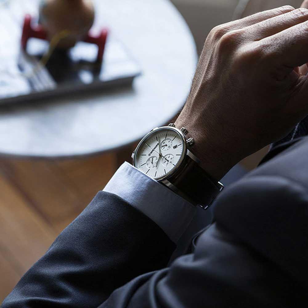 Reloj Urban Classic chrono dial plata Wenger-1
