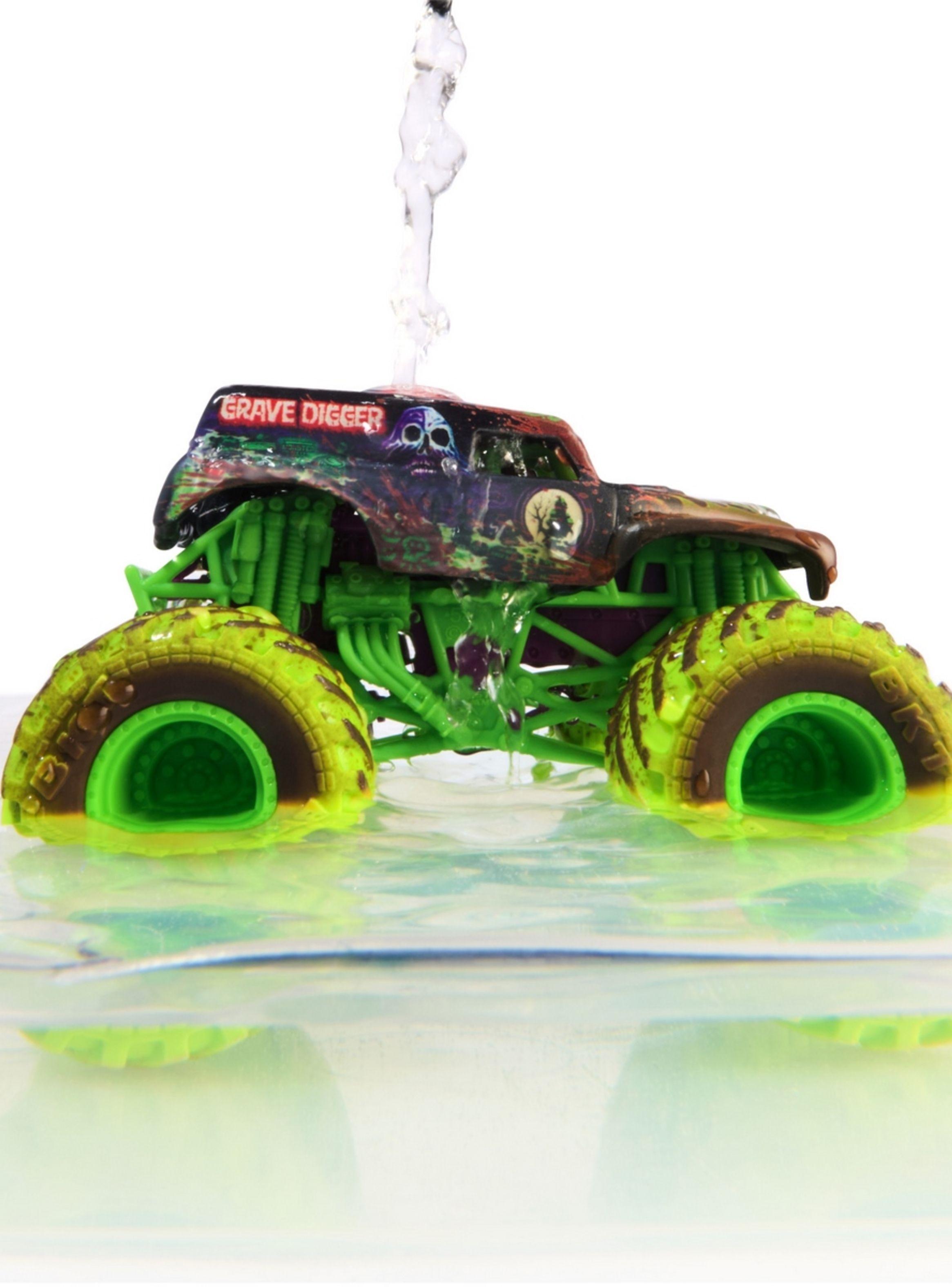 Vehículo Monster Jam 1:64 Grave Digger cambia color-3