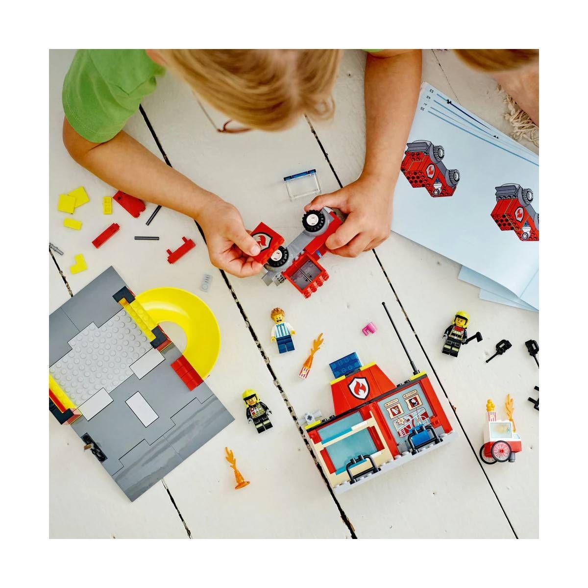 ESTACIÓN DE BOMBEROS Y CAMIÓN DE BOMBEROS LEGO CITY-2
