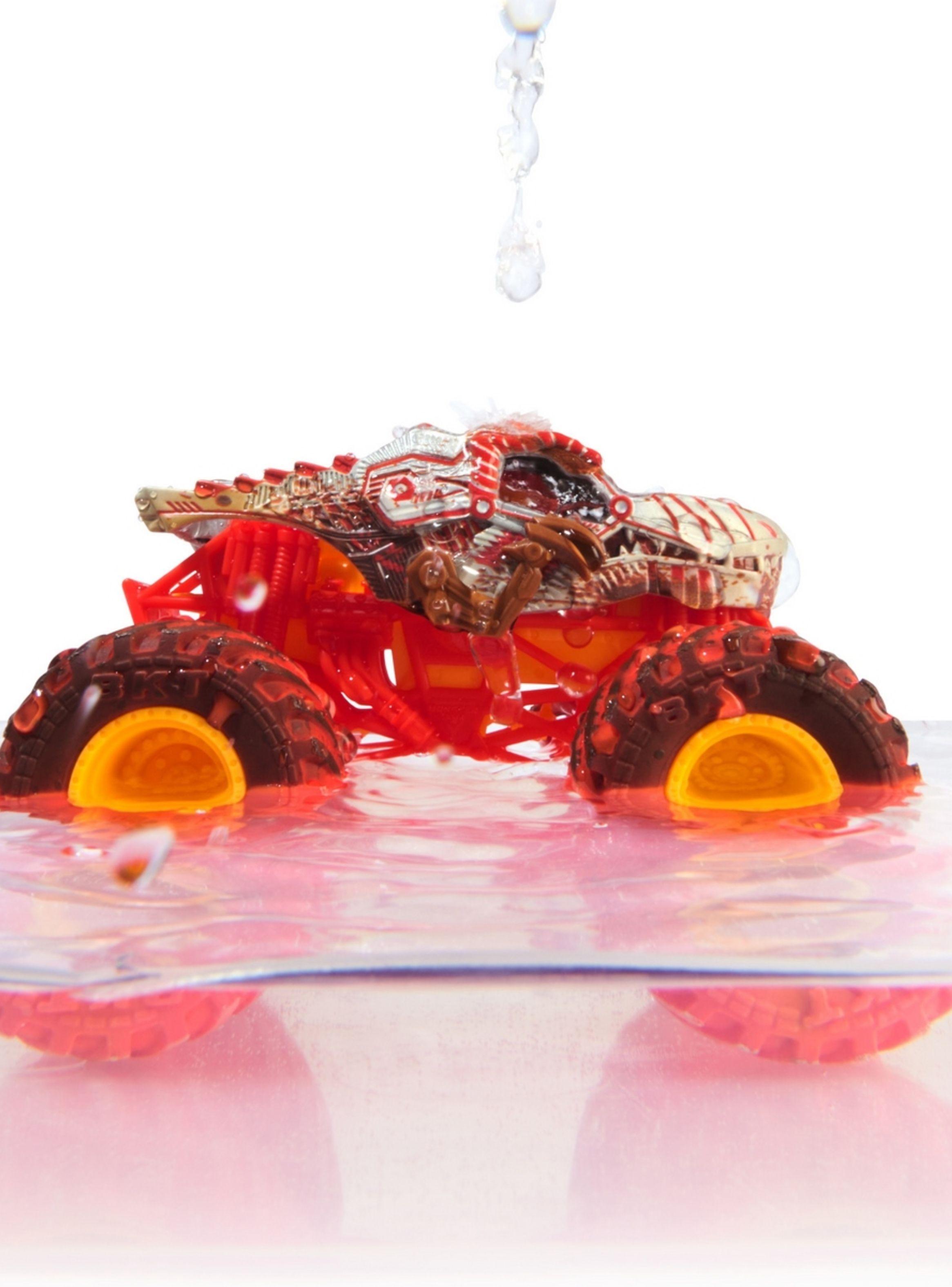 Vehículo MONSTER JAM 1:64 cambia color Thunder Roarus-3