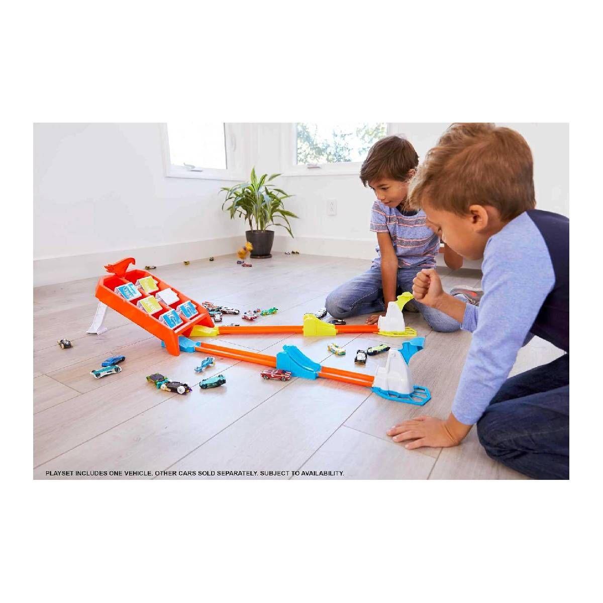 HOT WHEELS PISTA VUELTAS Y CHOQUES-1