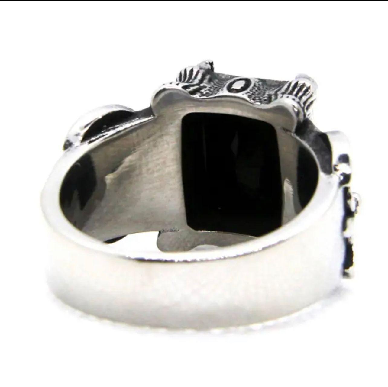 Anillo Acero Vintage con Piedra Negra Grande y Flor de Lis N° 7-2