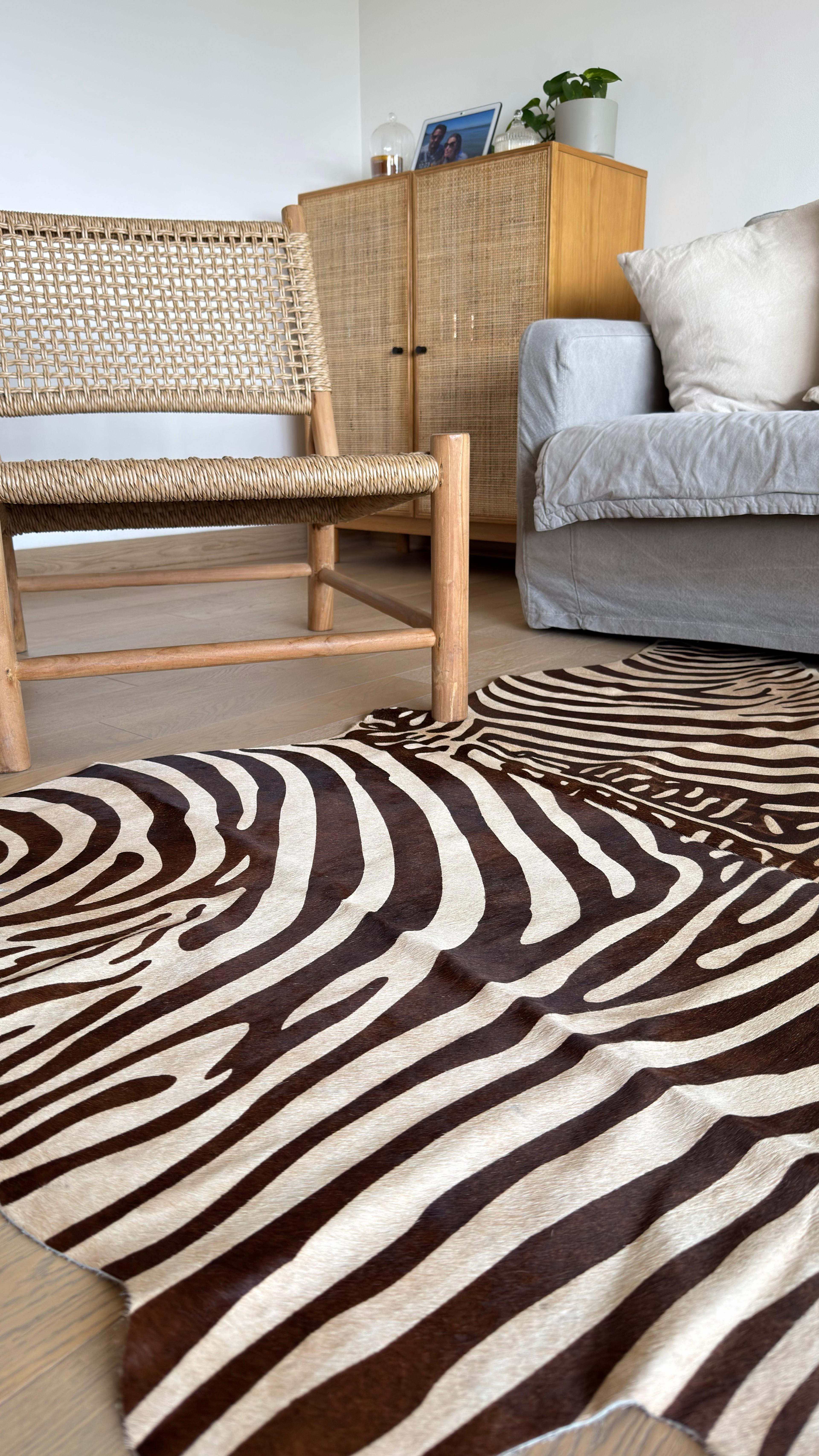 Alfombra Cuero de Vaca TIPO CEBRA #4-3