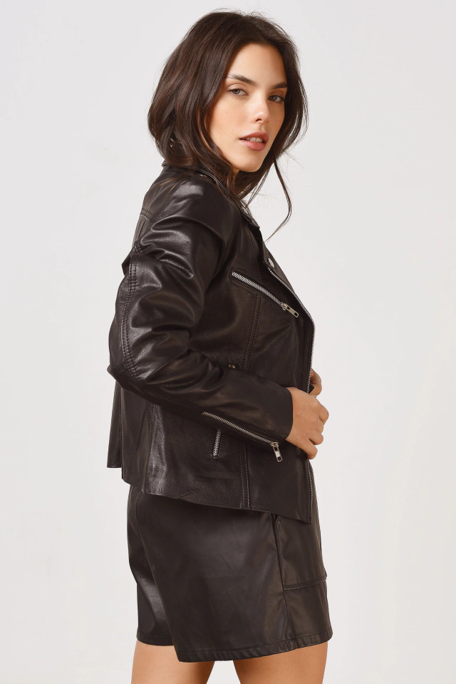 Chaqueta Cuero Vacuno Argentino - Modelo Camila-1