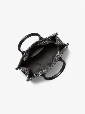 Cartera Michael Kora Mirella pequeña de jacquard con logotipo metálico Negro Merlot-1