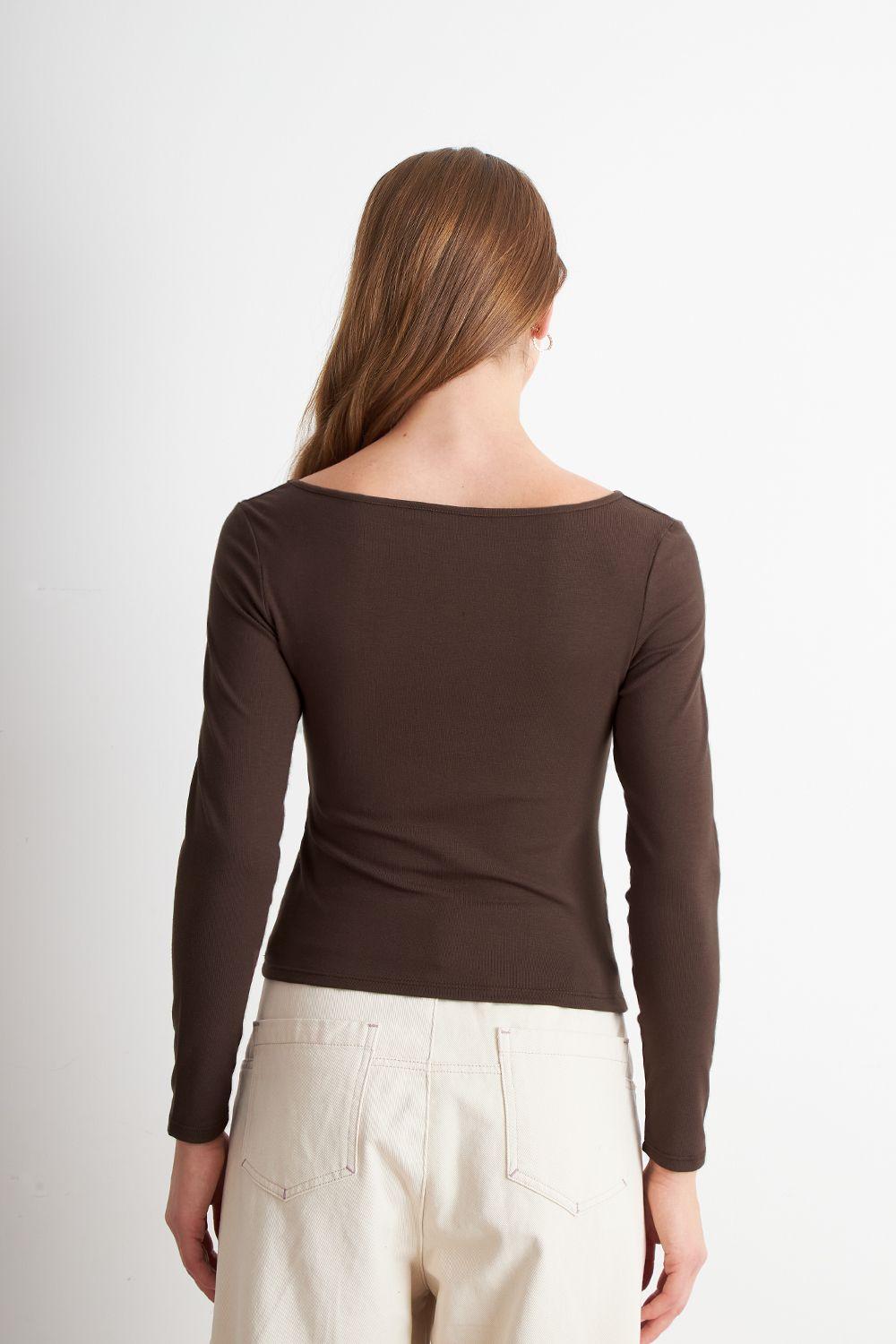 Polera Manga Larga Cuello Bote Café Nicopoly-3