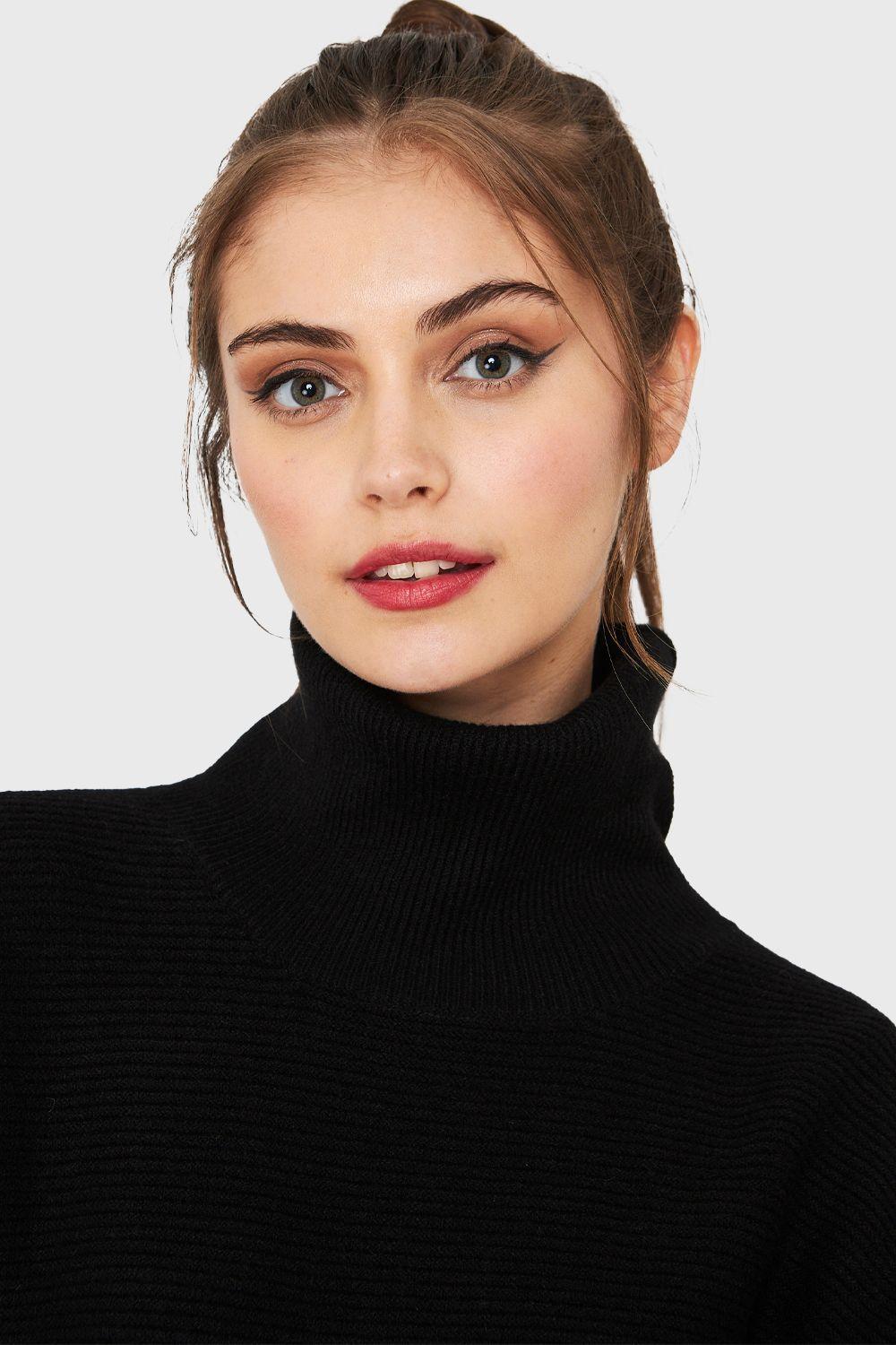 Sweater Cuello Beatle Soft Negro Nicopoly-5
