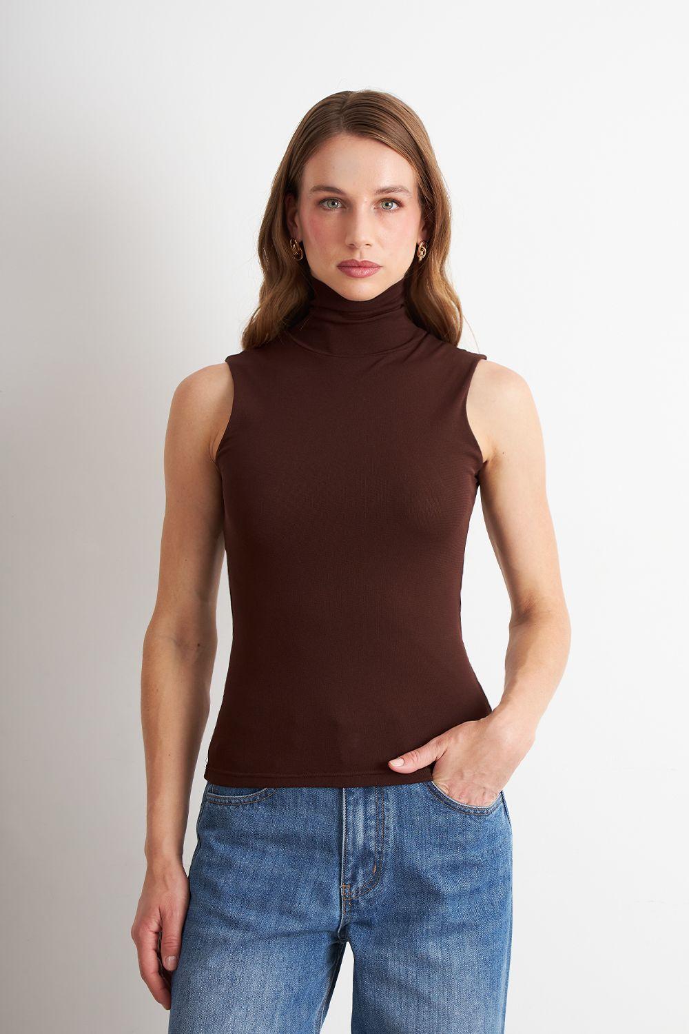 Polera Malla Cuello Alto Café Nicopoly-0