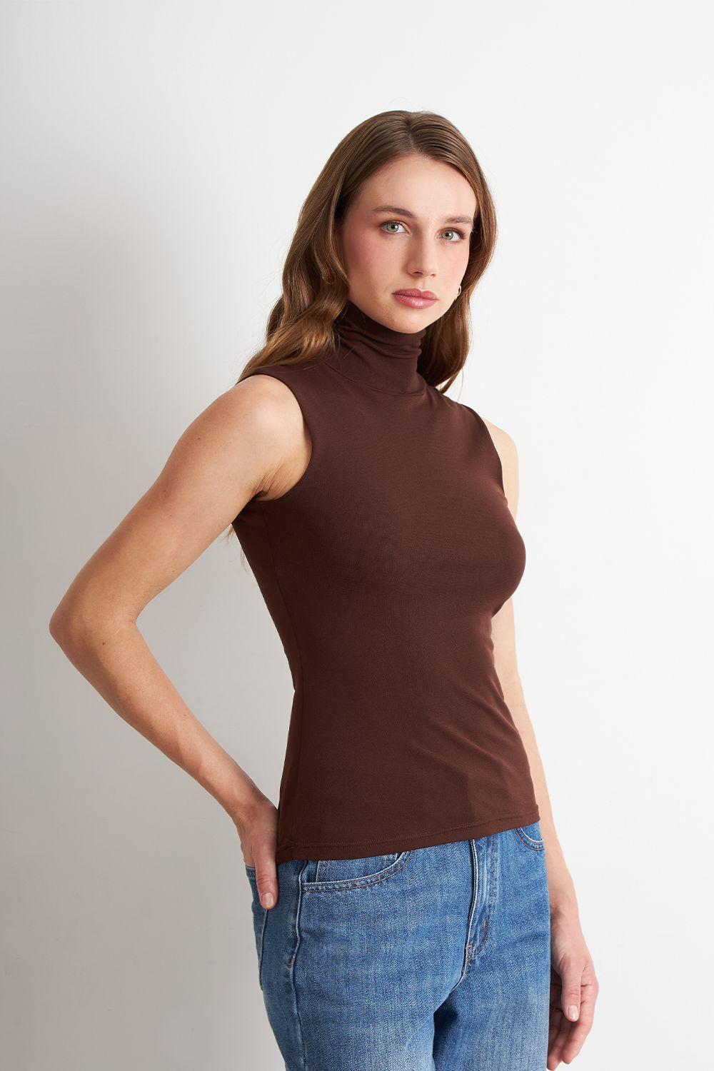 Polera Malla Cuello Alto Café Nicopoly-2