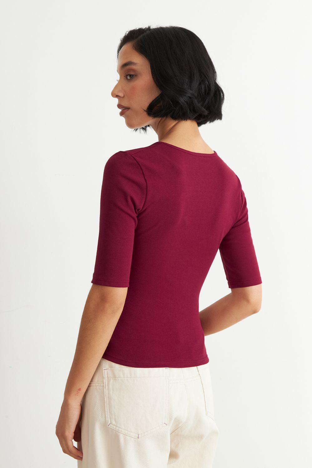 Polera Manga Corta Cuello Tipo U Burdeo Nicopoly-3