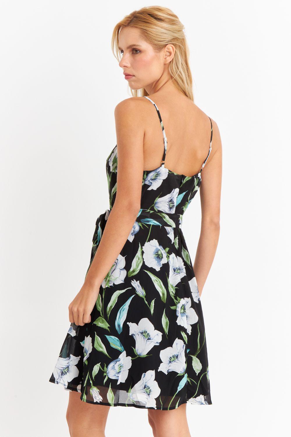 Vestido Corto Floral con Vuelos Cruzados Blanco Nicopoly-3