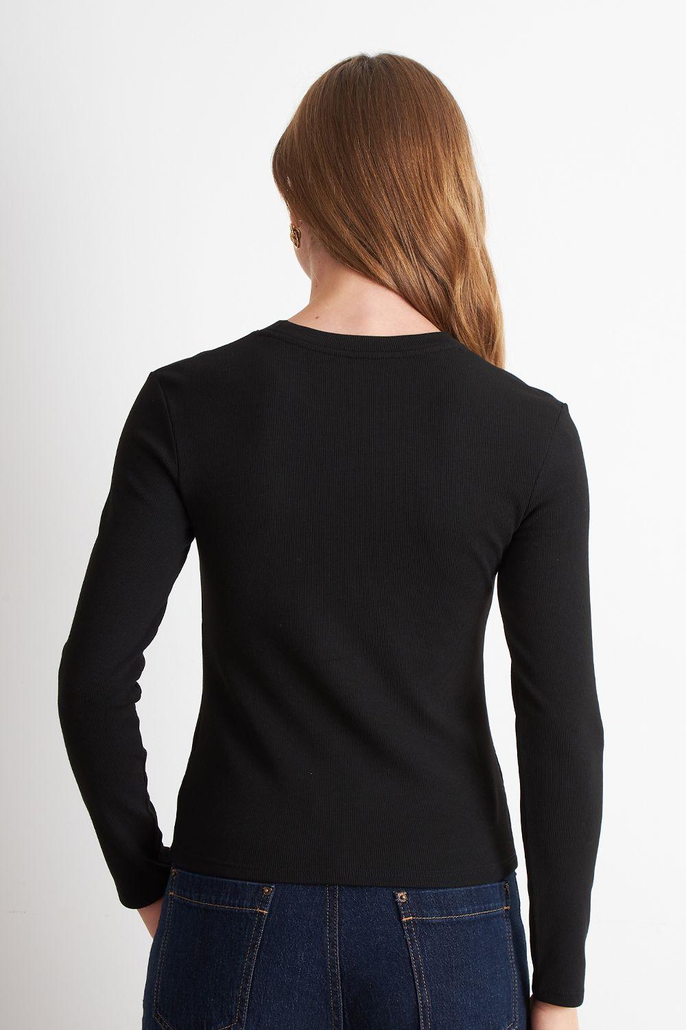 Polera Manga Larga Negro Nicopoly-3