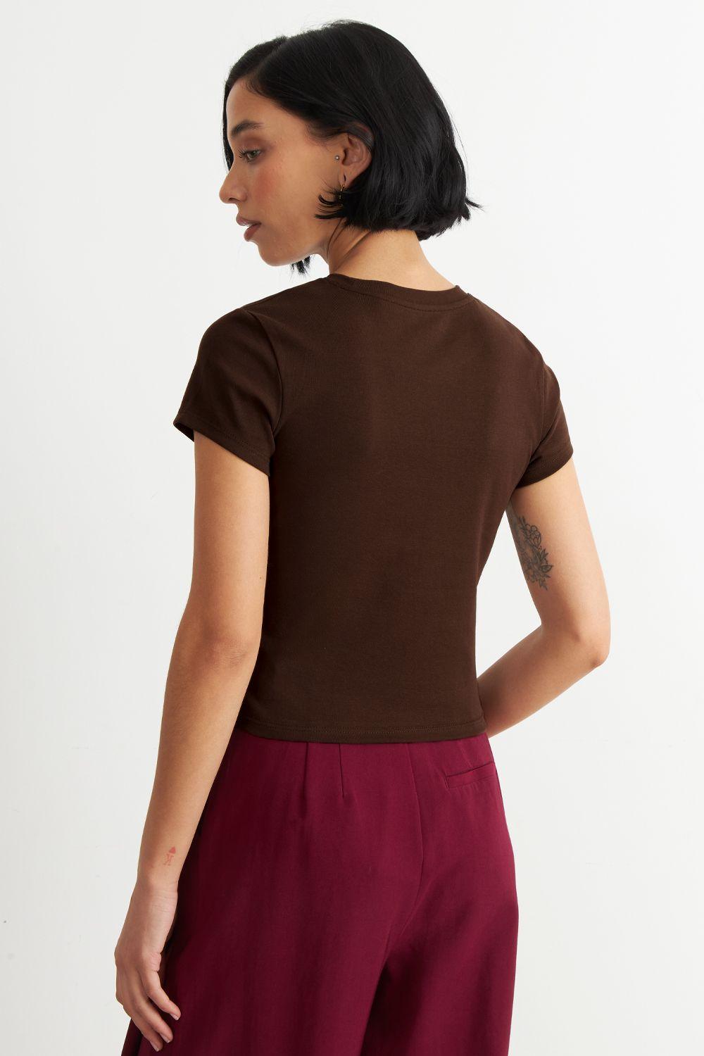 Polera Manga Corta Básica Café Nicopoly-3