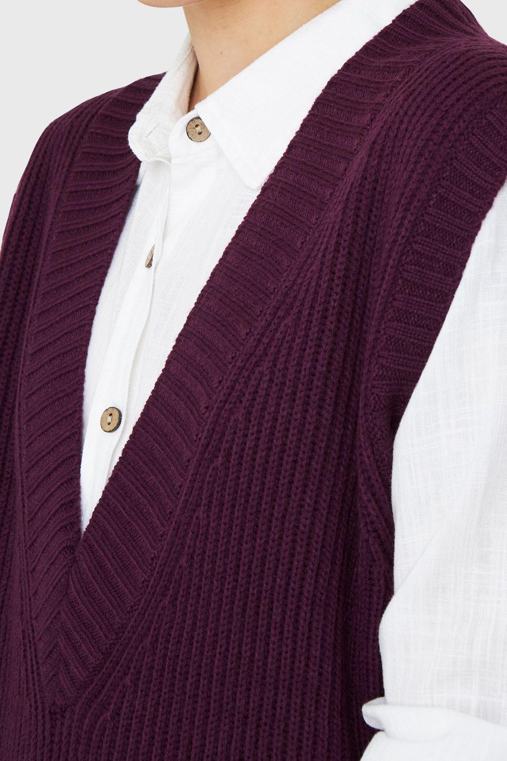 Chaleco Cuello V Oversize Uva Nicopoly-5
