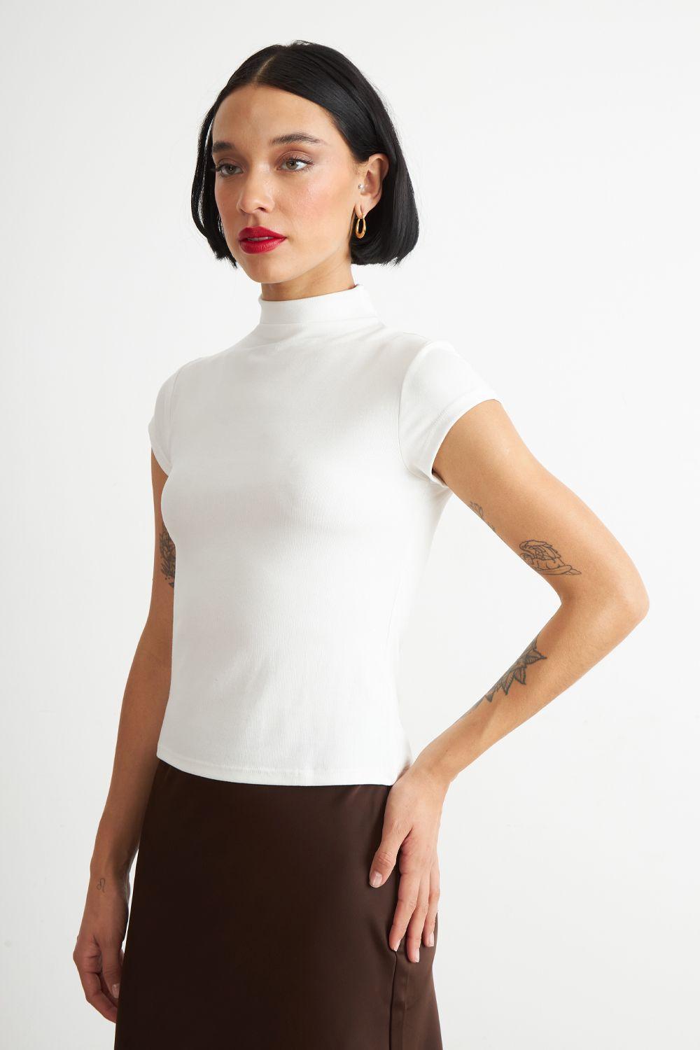 Polera Manga Corta Cuello Alto Blanco Nicopoly-2