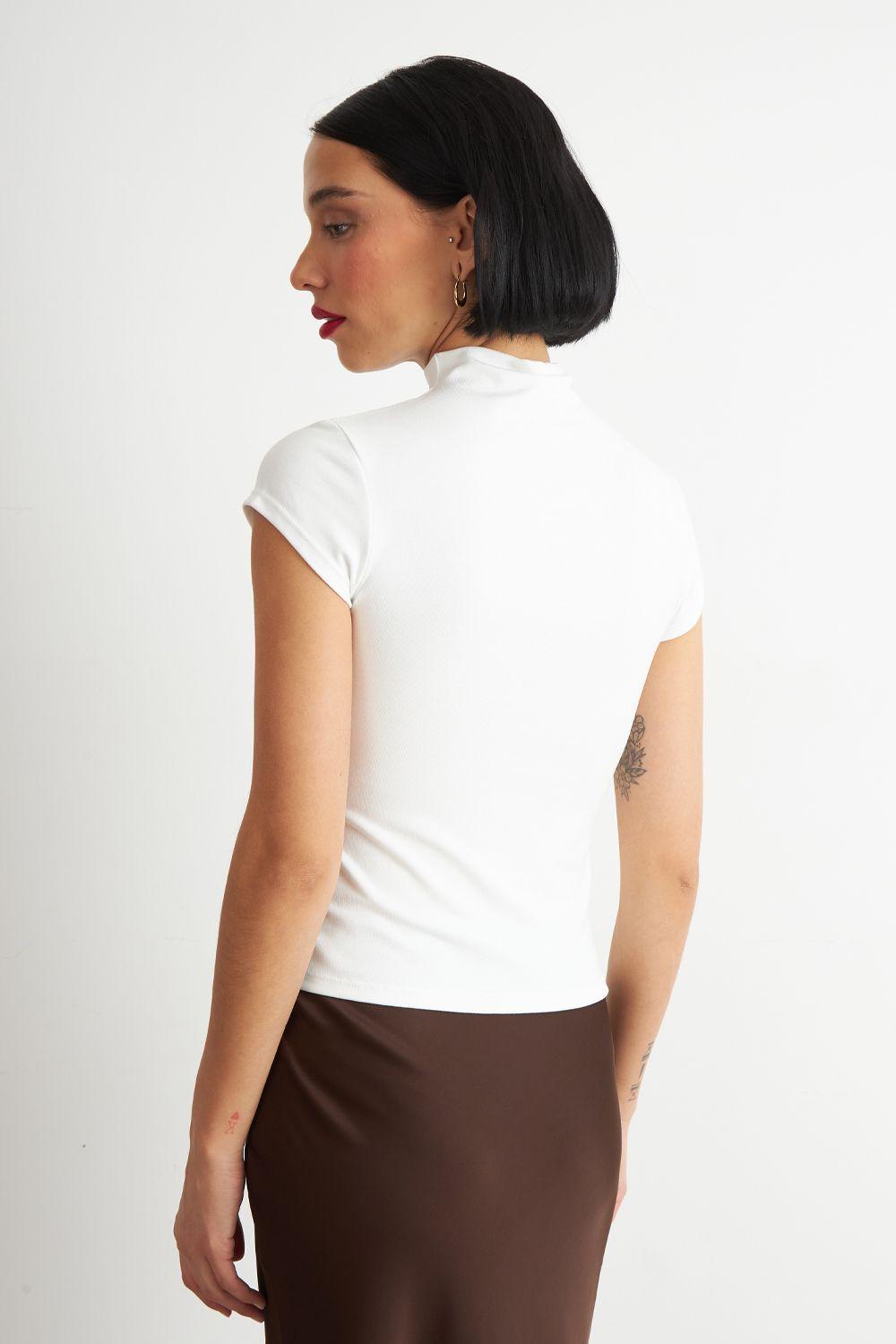 Polera Manga Corta Cuello Alto Blanco Nicopoly-3