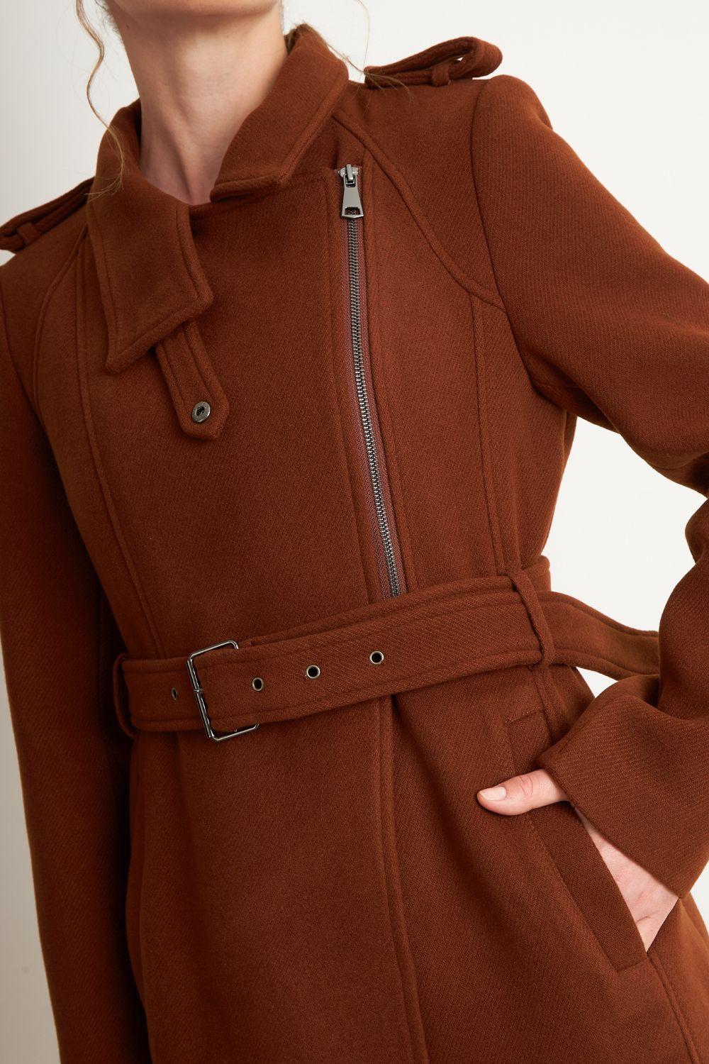 Abrigo Solapa y Cinturón Café Nicopoly-5