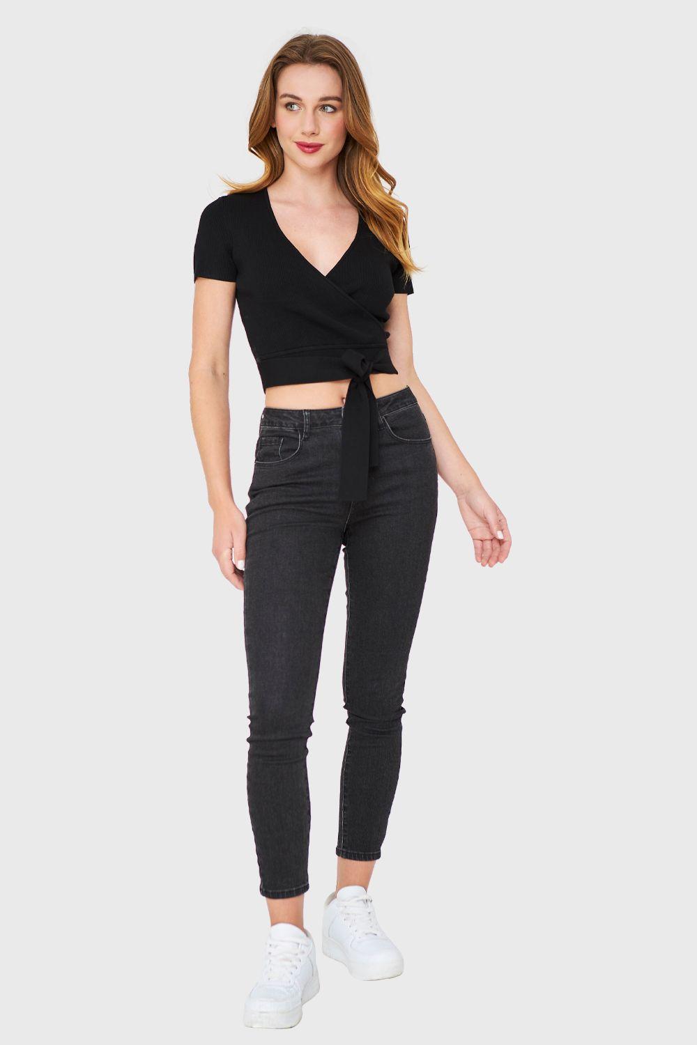 Crop Top Escote Cruzado Negro Nicopoly-1