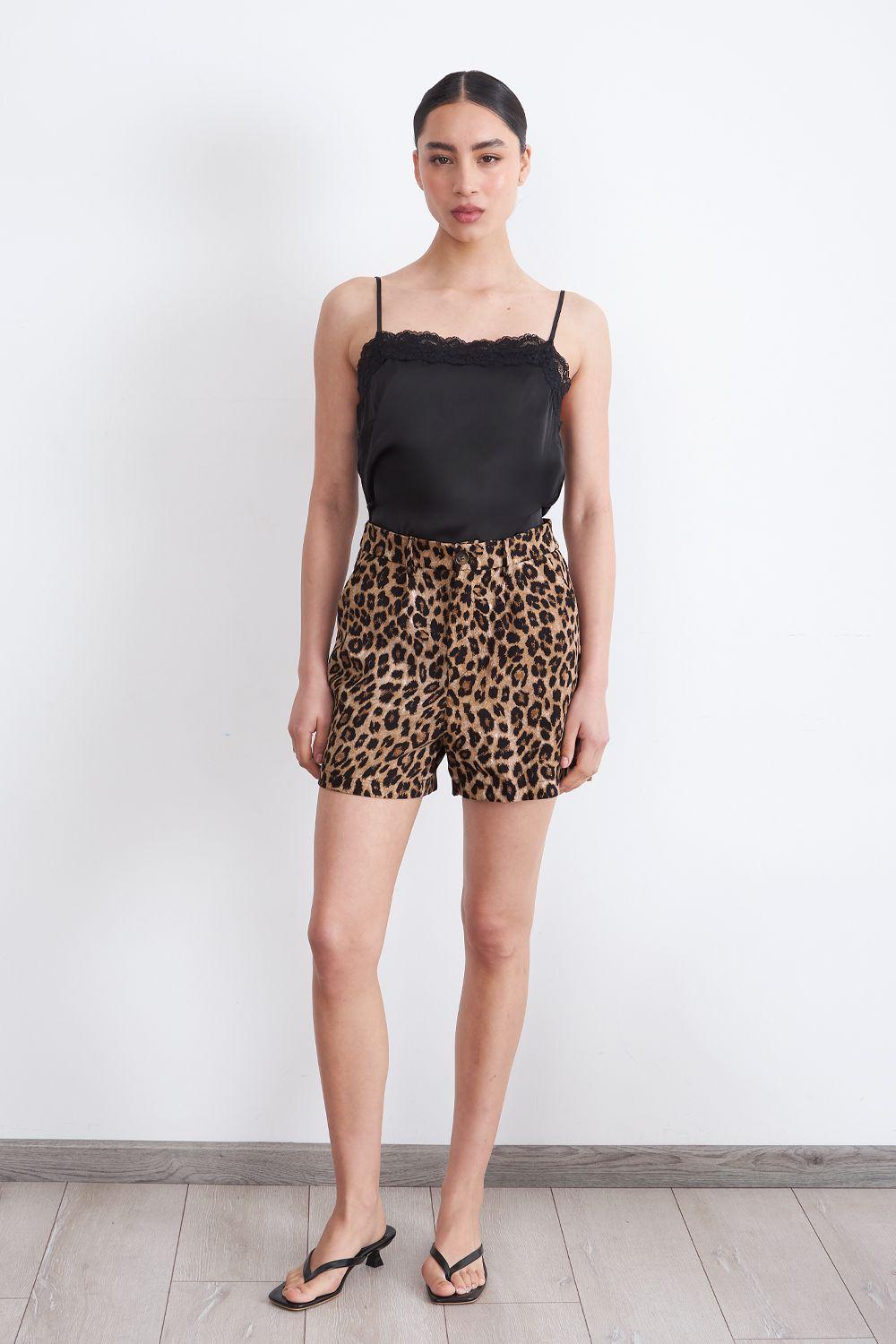 Short Animal Print Café Nicopoly-1