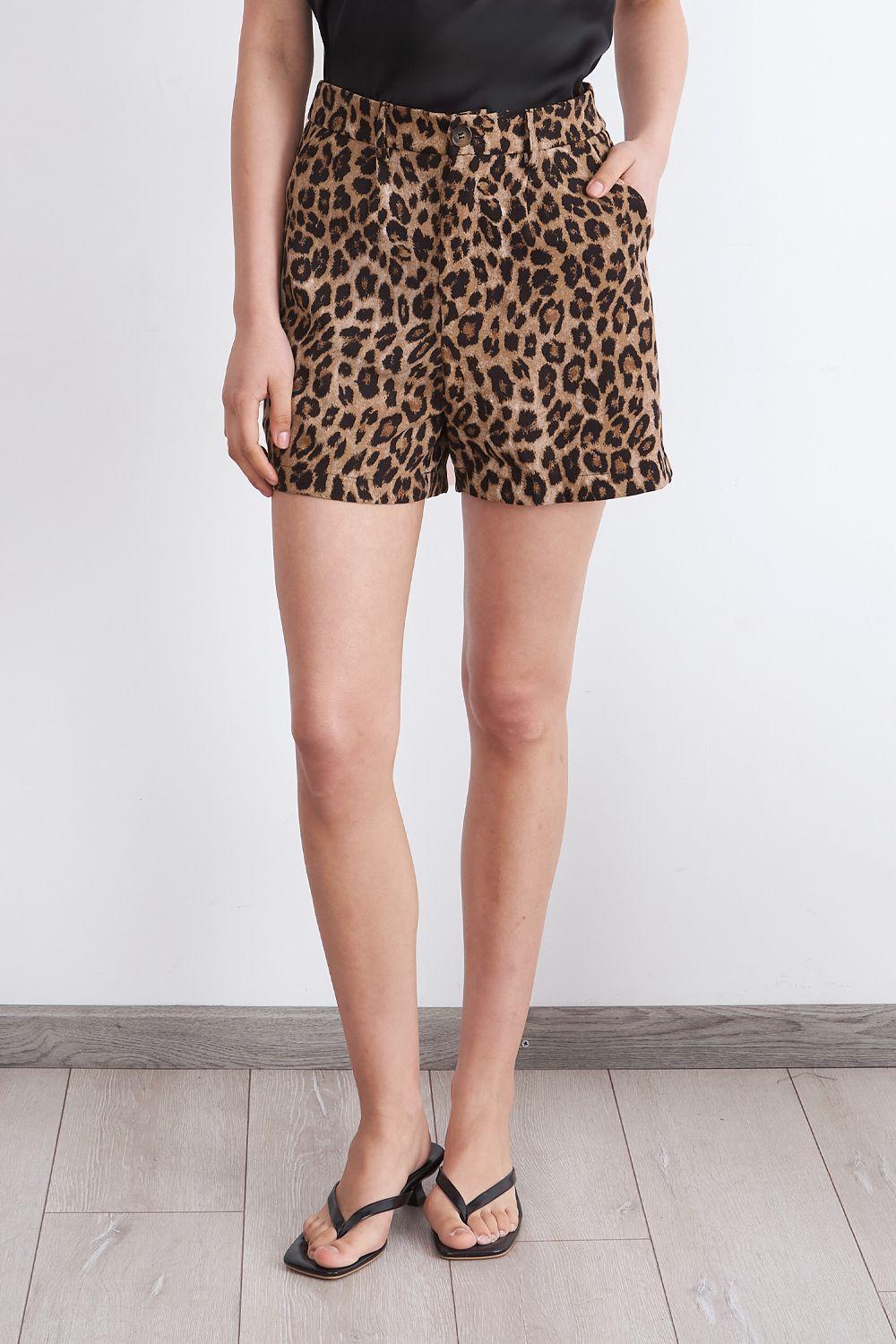 Short Animal Print Café Nicopoly-4