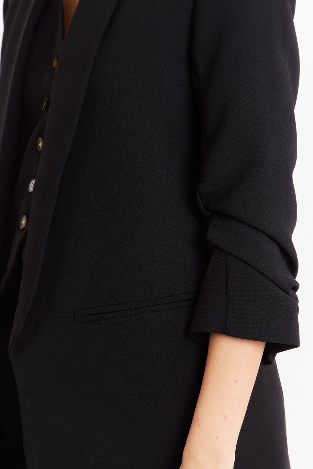 Blazer Manga 3/4 Ajustada Con Pliegues Negro-5