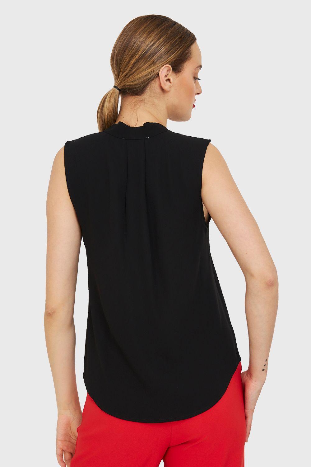 Blusa Escote V Sin Mangas Negro Nicopoly-3