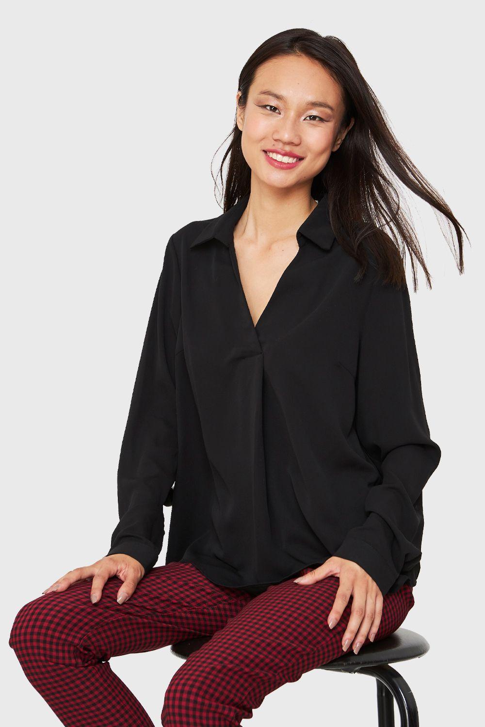 Blusa Cuello Camisero Escote V Negro Nicopoly-0