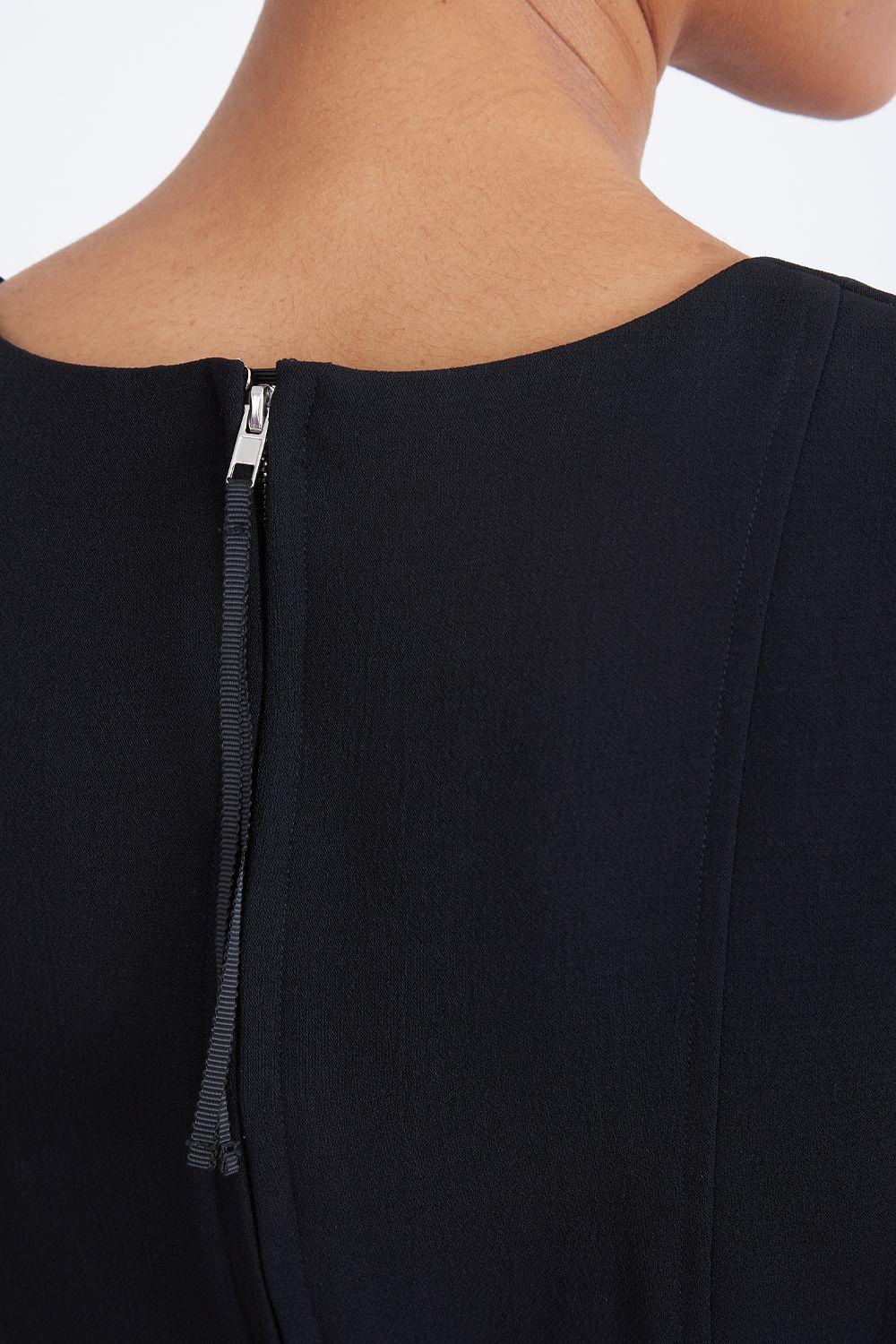 Polera Entallada Escote Cuadrado Negro Nicopoly-5