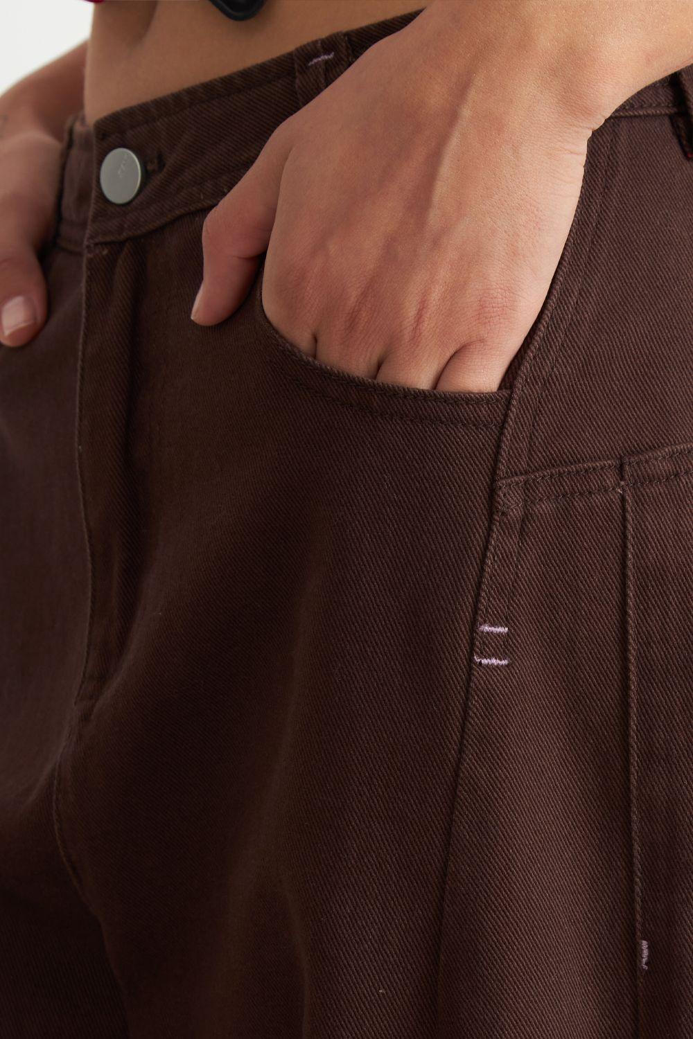 Jeans Corte Barrel Café Nicopoly-5